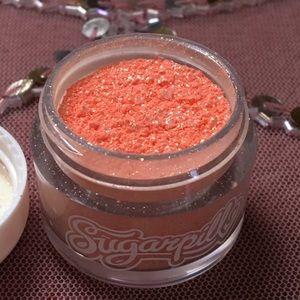 Sugar pill loose pigment in Supercharged.